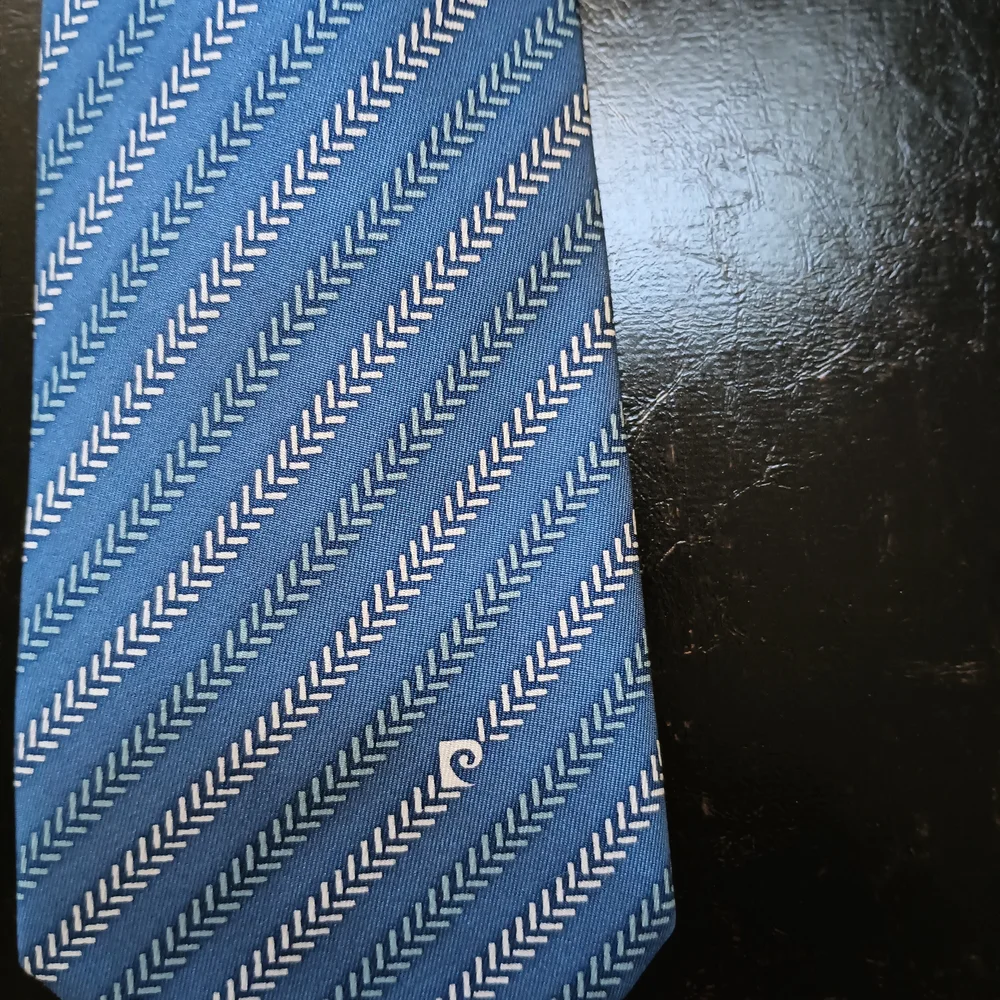 Men's Pierre Cardin Blue‎ Striped Silk Tie - Picture 3 of 6